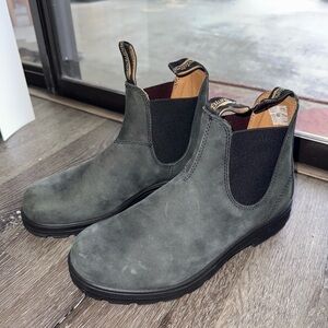 Blundstone rustic black Chelsea boot women size 9